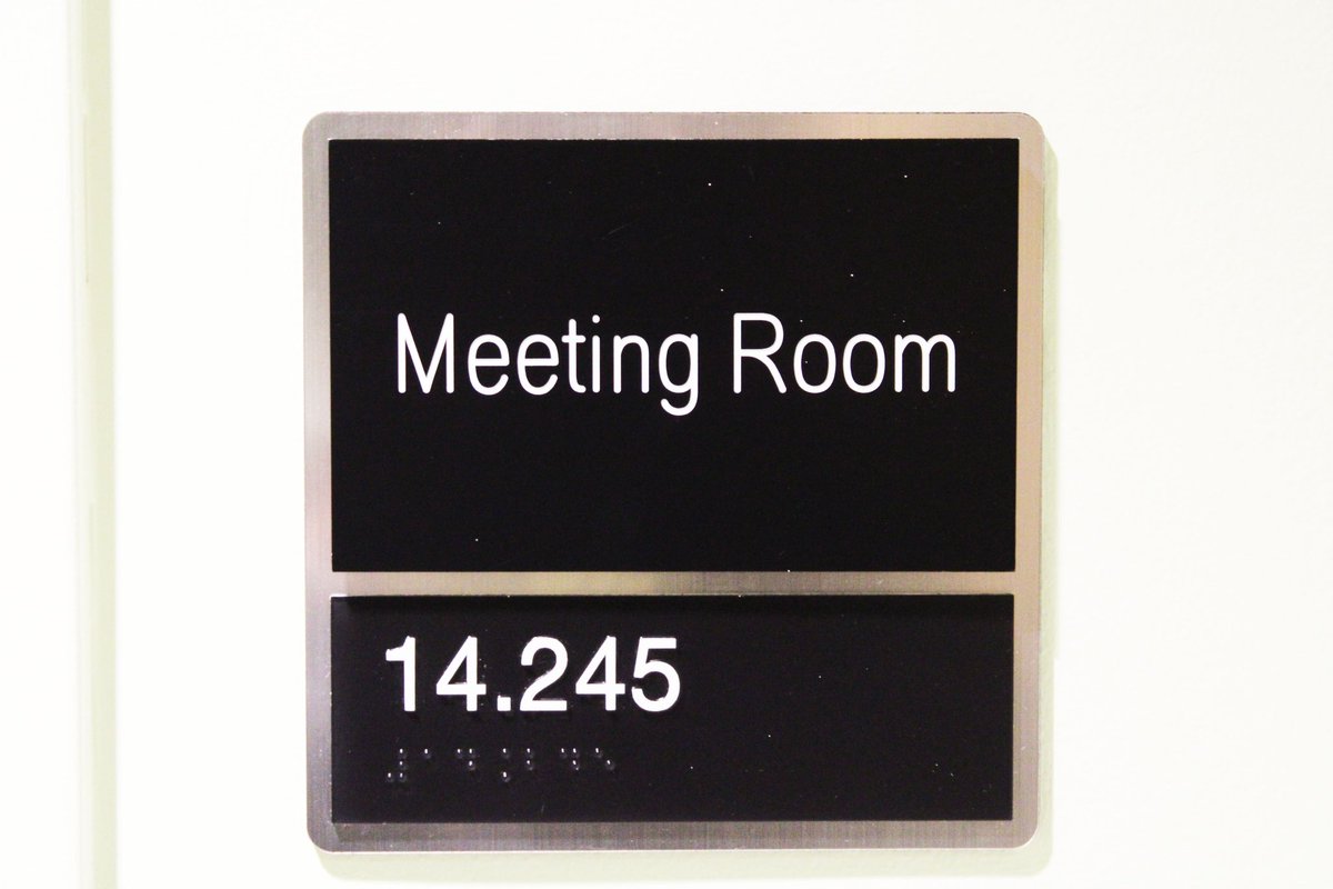 UTDStudentUnion's tweet image. Hey Comets! Welcome back to our Space Showcase! Take a look at our SSA meeting rooms. The perfect setting for small events, small lectures and team meetings. Featuring AV tech and whiteboards, these rooms are where ideas soar and connections spark! 

#UTDStudentUnion #UTDallas