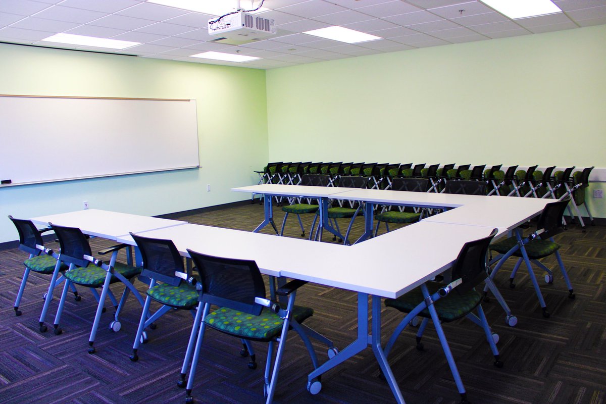 UTDStudentUnion's tweet image. Hey Comets! Welcome back to our Space Showcase! Take a look at our SSA meeting rooms. The perfect setting for small events, small lectures and team meetings. Featuring AV tech and whiteboards, these rooms are where ideas soar and connections spark! 

#UTDStudentUnion #UTDallas