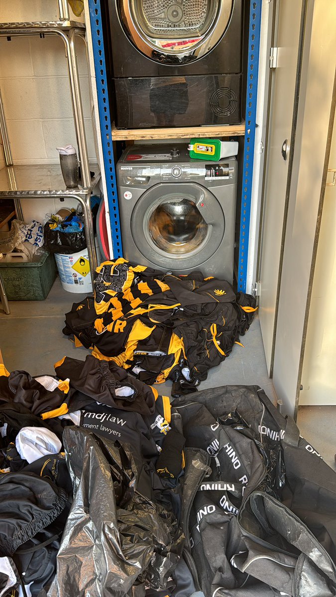 Matthew Lewis Coaching (@mrlewisnhs) on Twitter photo Early evening washing duties after 2 impressive wins <a href="/NewportHAcademy/">Newport High School Rugby Academy</a> and a great social with @NPTschools15
The things the boys don’t see👀⬇️ Early evening washing duties after 2 impressive wins <a href="/NewportHAcademy/">Newport High School Rugby Academy</a> and a great social with @NPTschools15
The things the boys don’t see👀⬇️