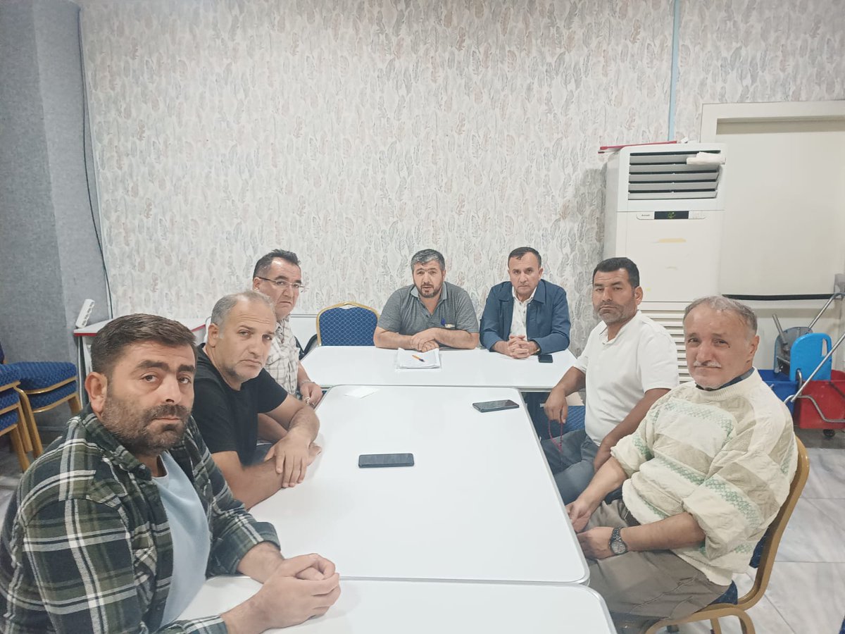 Fatih mah 1.bölge haftalık mahalle toplantisi <a href="/RTErdogan/">Recep Tayyip Erdoğan</a> <a href="/osmannnurika/">Osman Nuri Kabaktepe</a> <a href="/tevfikgoksu/"></a> <a href="/EmrullahErkus/">Emrullah ERKUŞ</a> <a href="/Semasunaozcan/">Sema Suna Özcan</a> <a href="/Ademkucukk61/">Adem Küçük</a> <a href="/TuranCakmak4/">Turan Cakmak</a> <a href="/RGulyuz/">recep gülyüz</a>