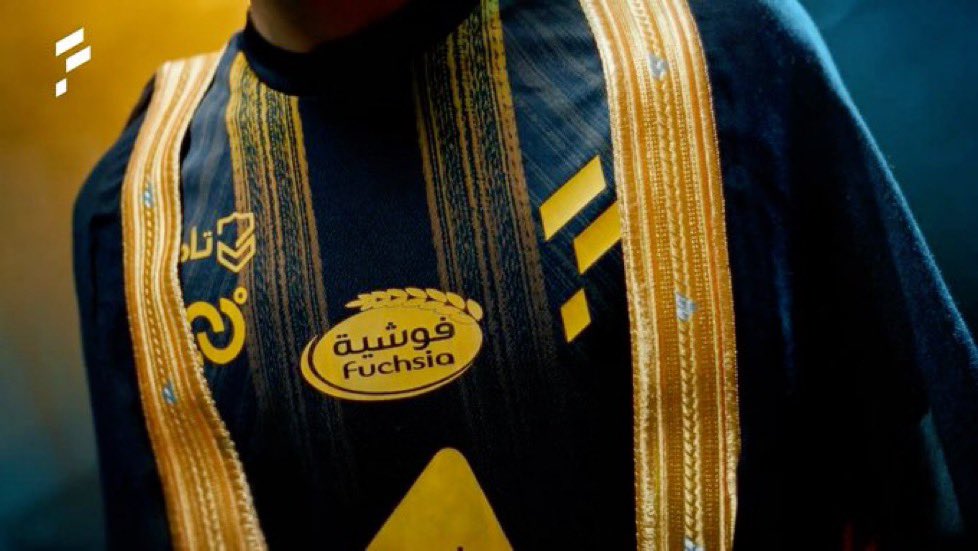 1SMi_'s tweet photo. 🚨🚨🚨🚨🚨🚨🚨🚨🚨🚨 عاجل :

طقم نادي #الفتح الثالث على طريقة البشت الحساوي 😍💙 https://t.co/AsXsurVxEZ