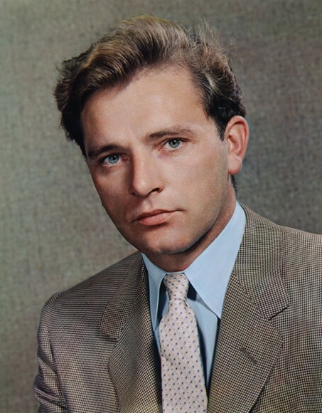 Primer vistazo a Harry Lawtey (#IndustryHBO) como Richard Burton en MR. BURTON, biopic sobre la relación entre el actor y Philip Burton (Toby Jones), el profesor galés que lo adoptó y lo inspiró para convertirse en una leyenda del cine. Dirige Marc Evans (Manhunt).