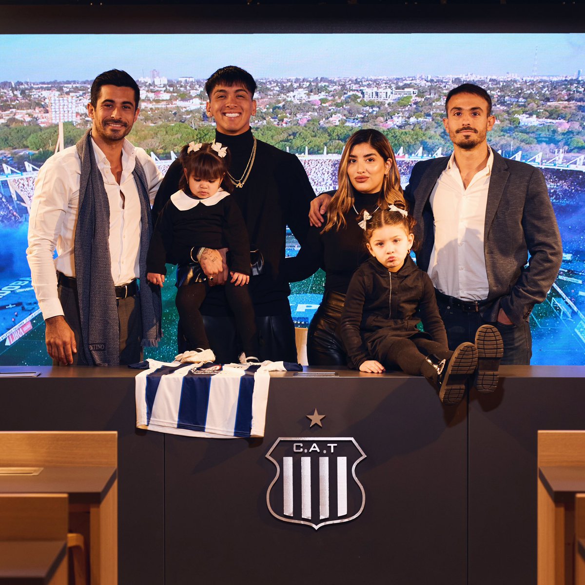 RamiVillada's tweet photo. Vamos hermano! 🦁. Un orgullo acompañarte. 
Se vienen las buenas! https://t.co/ESEgKKYKnm