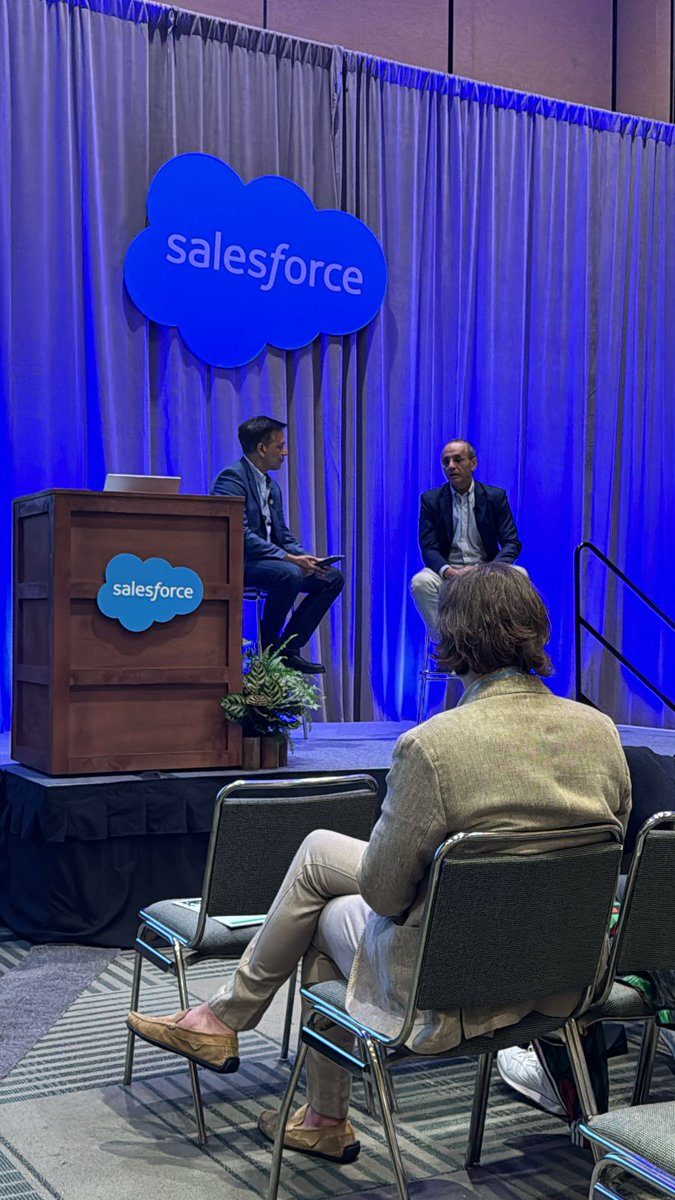 InfosysEvents's tweet photo. Infosys hosted an innovation breakfast at The Social Restaurant inside the Canopy by Hilton. The session witnessed participation of industry experts from Infosys, Brenntag, Salesforce and Mulesoft.

#DF24 #AIFirstHumanCentricCX https://t.co/tk1pdUl5vC