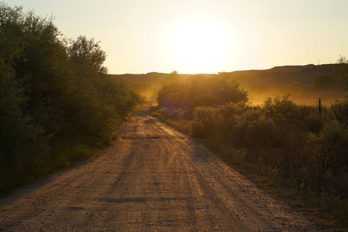 ChrisBartelSWR's tweet photo. Lonely Roads #Uinta #Basin https://t.co/QiYFlNHTAU