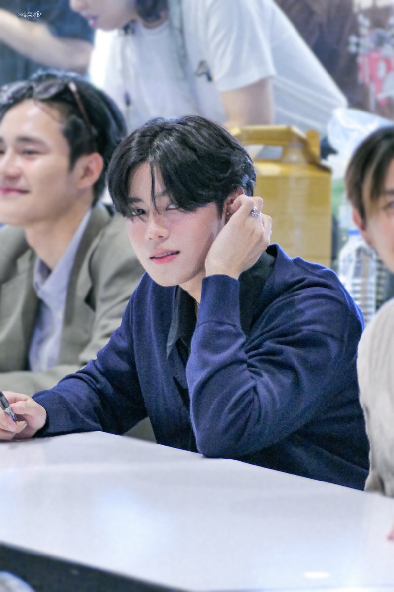 flymemydear's tweet image. 240915 | *.❅· #ohmsarit⋆·˚ ༘
— lets fly🪽
#OhmPRIMETIME #PRIMETIMEth 
#PRIMETIME_TimeToLove_Fansign