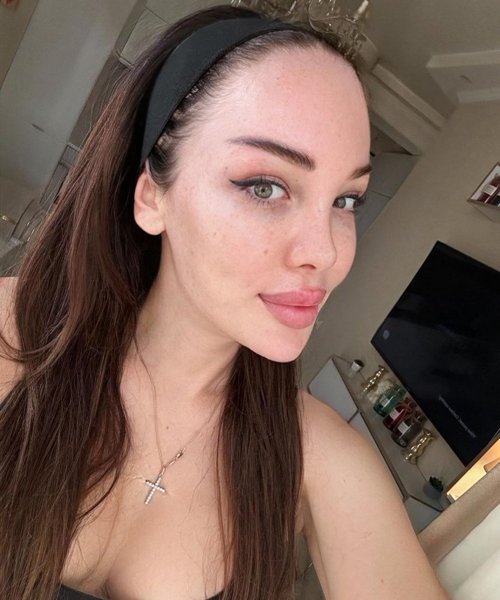 The famous Georgian transgender woman named Kesaria Abramidze just got murdered 20 minutes ago, if this isn't a cause for concern then I don't know what is. I'm in shock