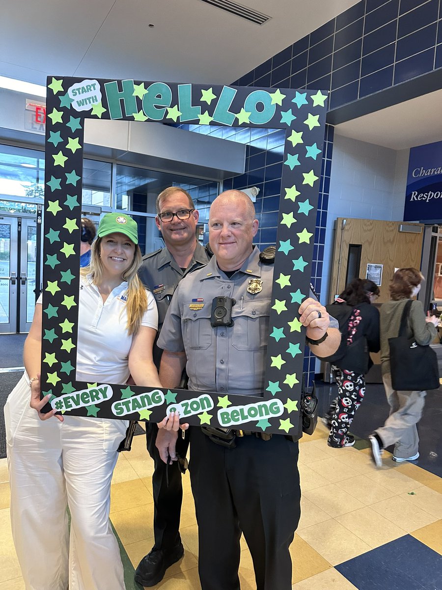 MadeiraOhioPD's tweet photo. So much fun in these photos! Start With Hello Week teaches empathy and empowers students to end social isolation by following three easy steps.

1️⃣ See somebody alone. 
2️⃣ Reach out and help. 
3️⃣ Start With Hello! 

#madeiraohiopd #greatlivesmadehere https://t.co/lF9wouJkes