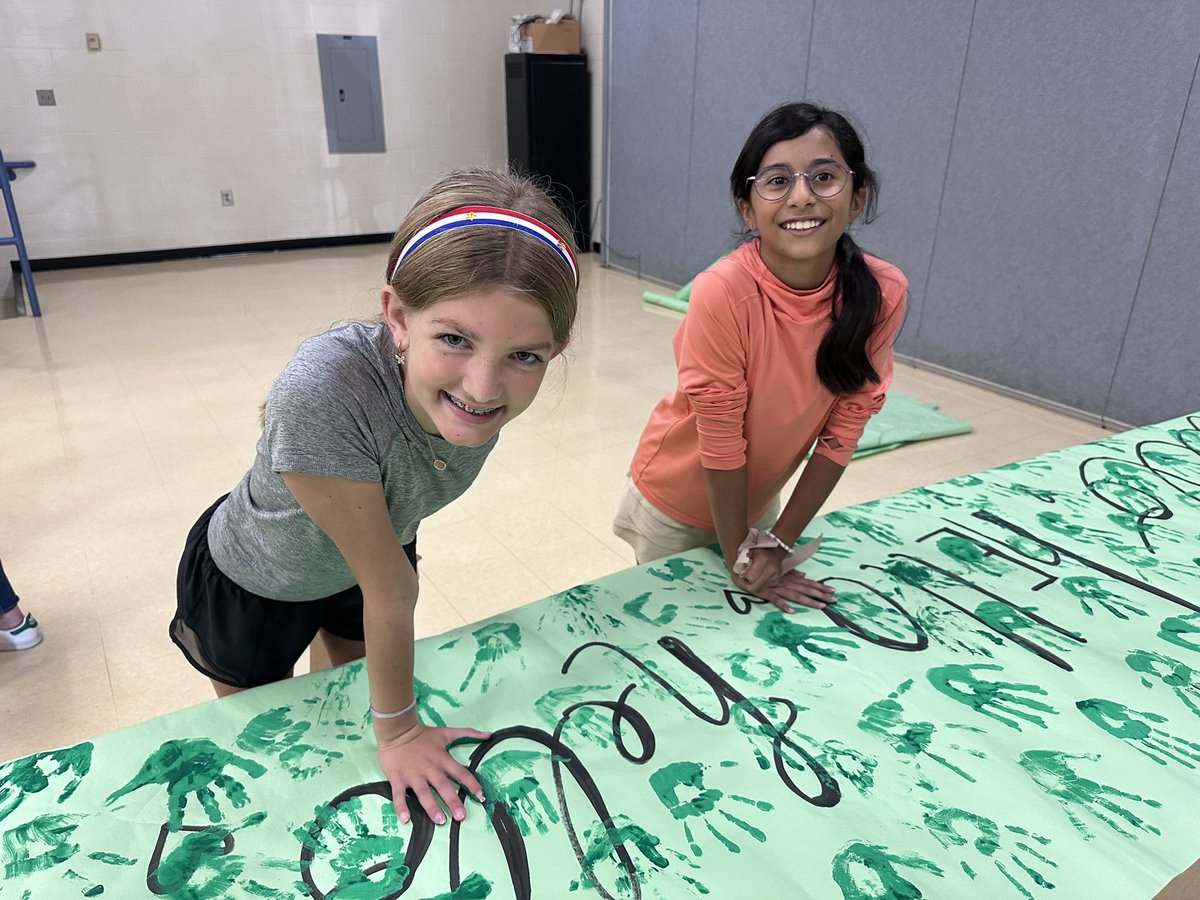 So much fun in these photos! Start With Hello Week teaches empathy and empowers students to end social isolation by following three easy steps.

1️⃣ See somebody alone. 
2️⃣ Reach out and help. 
3️⃣ Start With Hello! 

#madeiraohiopd #greatlivesmadehere