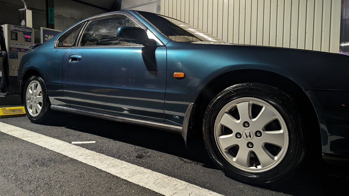 ひがし tweet media