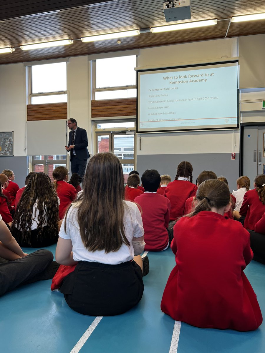 Great to have <a href="/rcandlin/">Richard Candlin</a> visit year 6 today to talk about the upcoming open evening <a href="/KAKempston/">KA Kempston</a>. Children left feeling excited at the prospect of playing for various school teams and trips away to Newquay!🏄🏾‍♂️🌊🏄‍♀️

<a href="/SpringfieldBeds/">Springfield Primary School, Bedford</a>