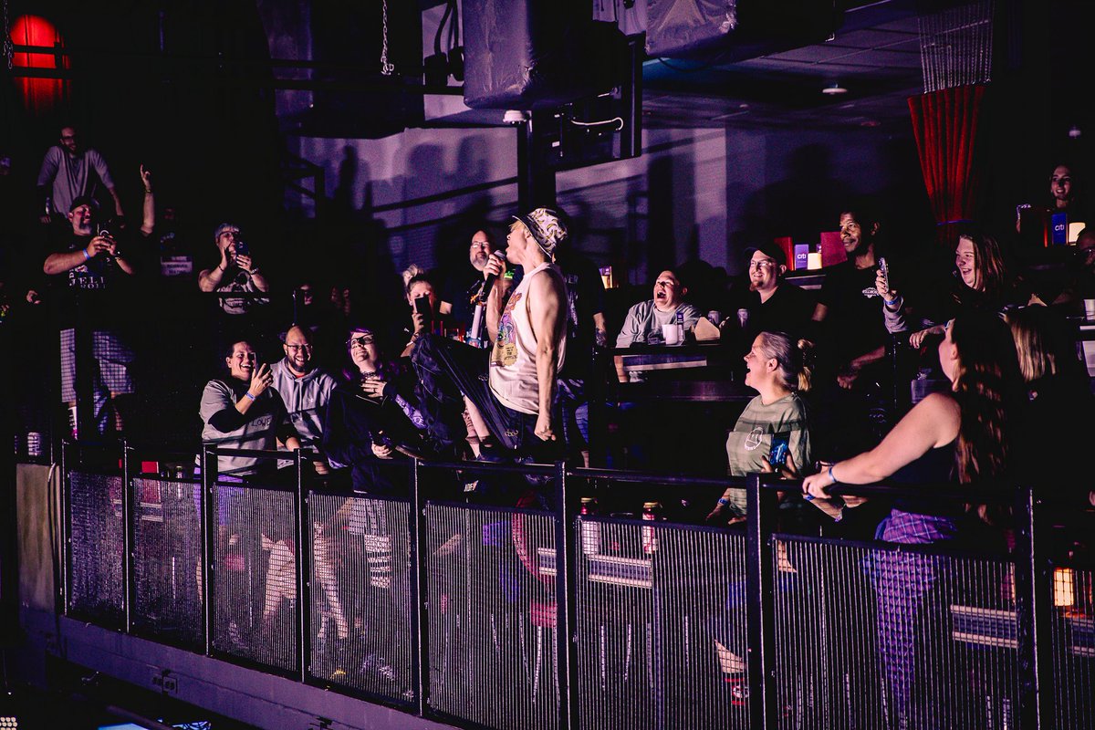 .<a href="/Badflower/">Badflower</a> hanging on the balcony at The Fillmore Silver Spring!!

📸 <a href="/LizDeepDown/">Liz Peterson</a>