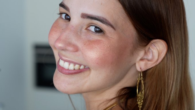 Hey guys! ?I am so excited to be back with another makeup tutorial video showcasing my glowy beach makeup
