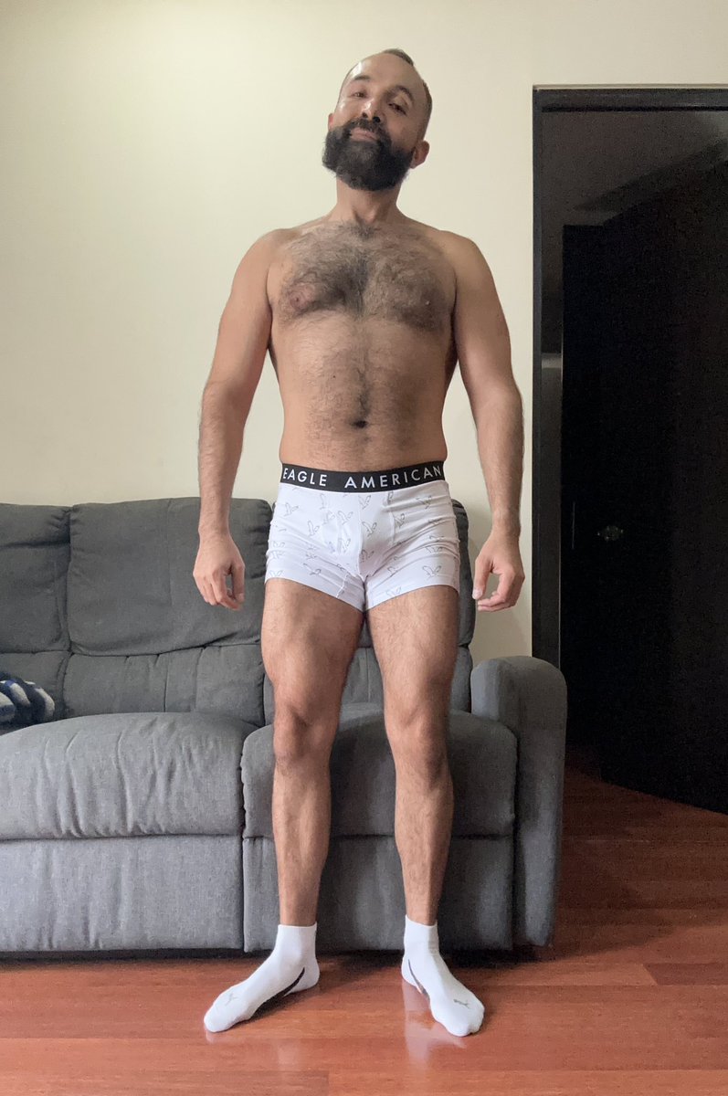 ArtLoFigueroa's tweet photo. #humpday #barba #barbon #peludo #hairydaddy #muscledaddy #boxerbriefs #boxers #barbonesmx https://t.co/YNC8qSNHy0