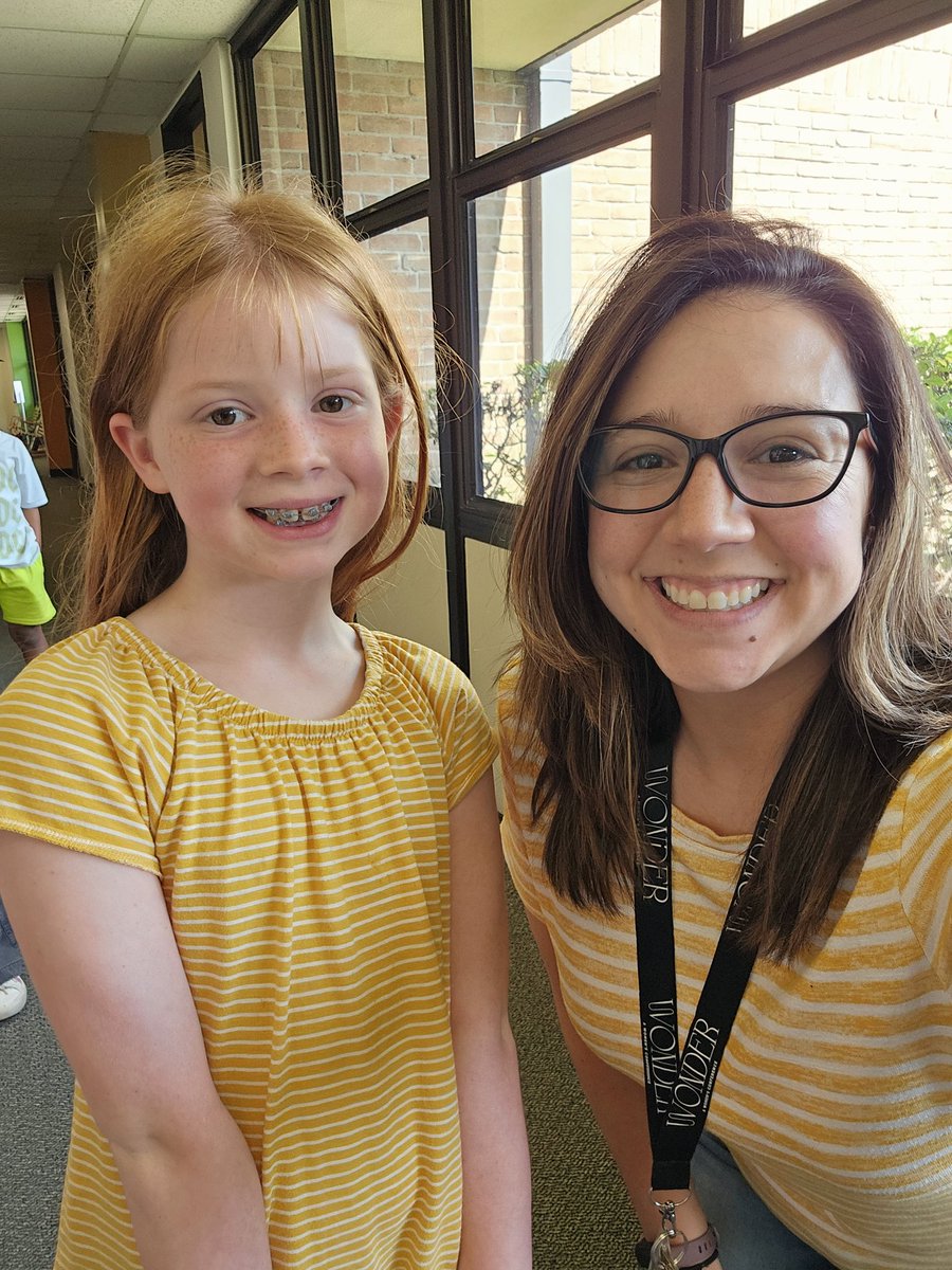 Twinning with yellow for Hello week! <a href="/HumbleISD_OE/">Oaks Elementary</a> #allmeansall