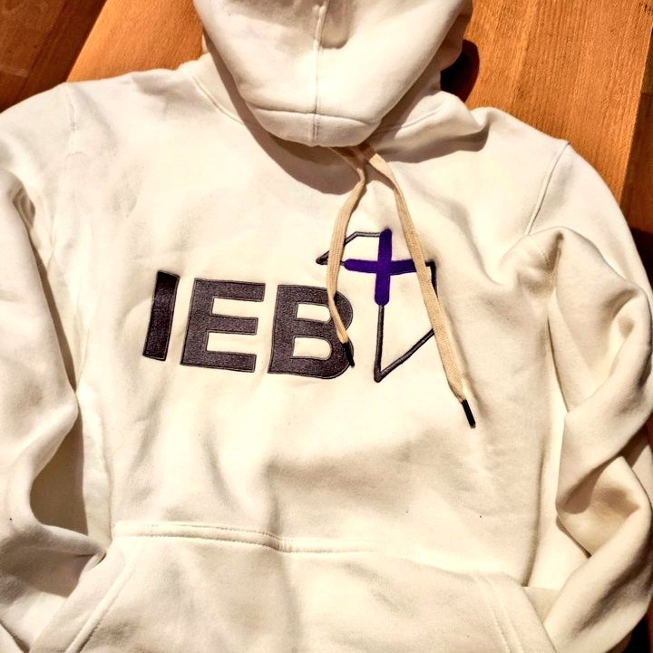 trader_teddy's tweet photo. 🚨 Sale sorteo en @Cafe_Macondo!!!

🎁 Dos tremendos Buzos gentileza de @IebMas 🎁

✅ Para participar hacer RT a este post, poner ♥️ y seguir las cuenta: @Cafe_Macondo, @LaninMZ y @trader_teddy
👇👇👇 https://t.co/Cr27hmbocB
