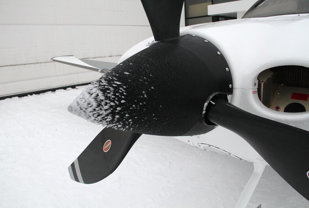 DPavgeek's tweet image. [FlyingMag] NTSB Issues Deicing Safety Alert dlvr.it/TDPCx3