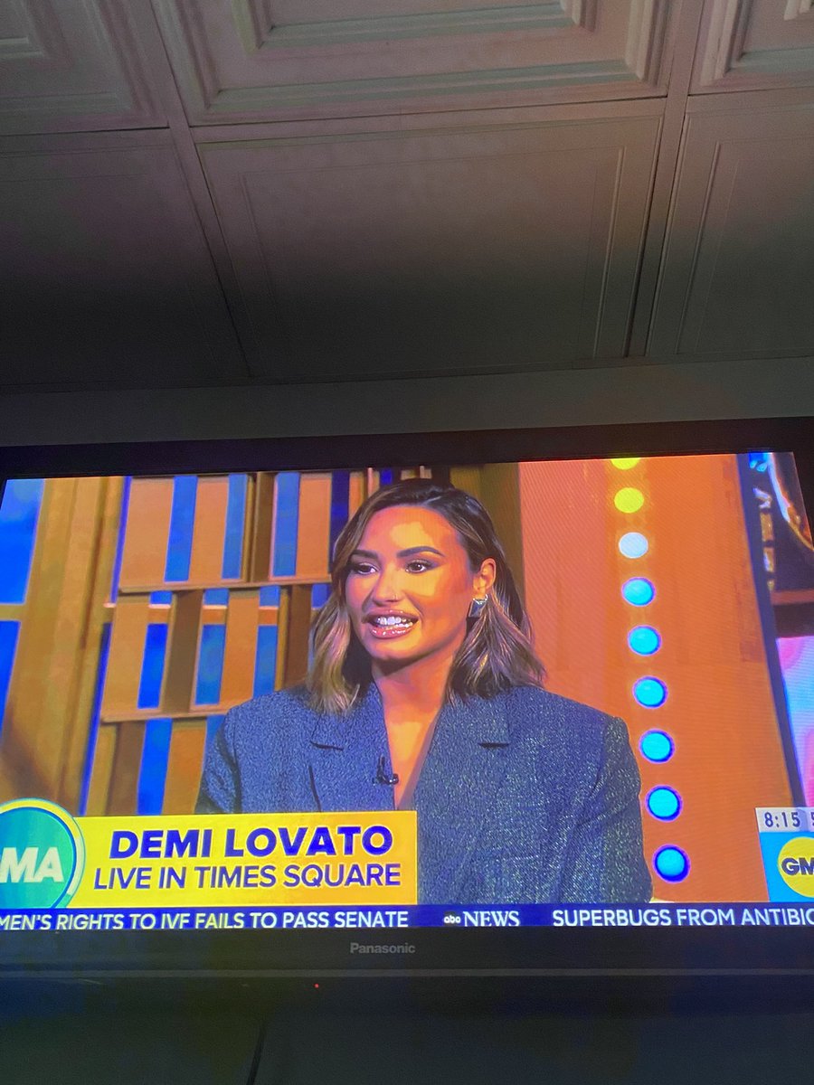 kyleepeace2's tweet photo. My idol Demi lovato on good morning America this morning love her so much https://t.co/XFnLIwzPyV