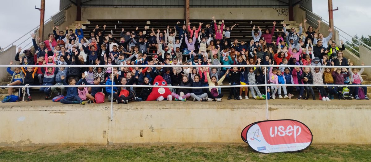 Journée nationale du sport scolaire #2024
Mobilisation sur tout le territoire des élèves pour la promotion de l'activité physique &amp; sportive. Une volontaire <a href="/Paris2024/">Paris 2024</a> &amp; la #phryge étaient présents aujourd'hui pour les soutenir. 
fb.watch/uGNAFT46hZ/
1/2
