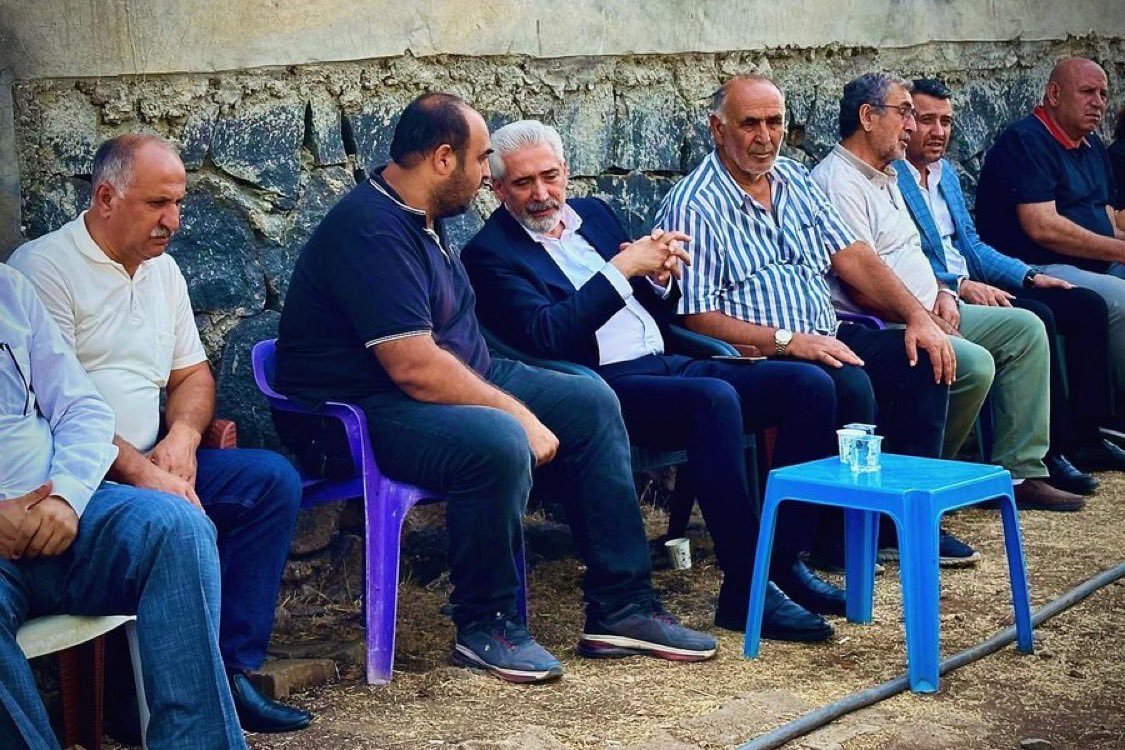 ddurgun68's tweet photo. Köyde Salim Güran-Galip Ensarioğlu, Mecliste Salim Güran-Galip Ensarioğlu... Bildiğimiz ve söyleyemediğimiz şeyler var, Güranlar aile dostumuzdur diyen Ensarioğlu konuşmak için neyi bekliyor? https://t.co/9dtLfOpAS0