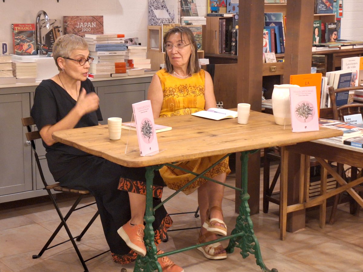 CatarataLibros's tweet photo. Ahora, presentación de 'Transgresoras. Una historia cultural de las mujeres', con Marifé Santiago Bolaños y Cristina Guirao Mirón @GuiraoCristina, autora del libro, en Librería Crazy Mary de Madrid. https://t.co/58rKiTpQ0q