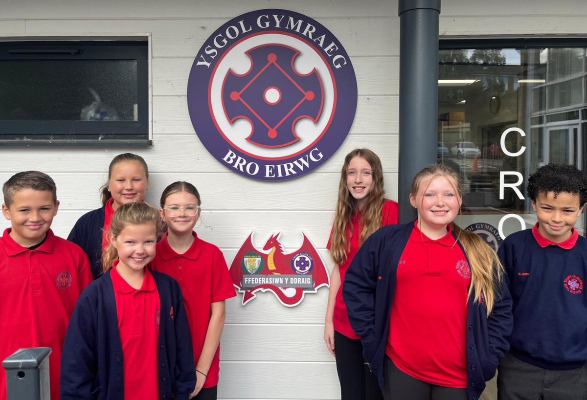 Cyngor Caerdydd (@cyngorcaerdydd) on Twitter photo 🙌 <a href="/BroEirwg/">Ysgol Bro Eirwg</a> yn derbyn canmoliaeth am arweinyddiaeth gref ac amgylchedd dysgu cyfoethog yn arolwg diweddaraf Estyn.
🏴Mae'r ysgol wedi cael ei chydnabod am ei hamgylchedd cefnogol, ac ymrwymiad i feithrin balchder disgyblion yn eu hunaniaeth Gymreig.
.orlo.uk/3QZgK 🙌 <a href="/BroEirwg/">Ysgol Bro Eirwg</a> yn derbyn canmoliaeth am arweinyddiaeth gref ac amgylchedd dysgu cyfoethog yn arolwg diweddaraf Estyn.
🏴Mae'r ysgol wedi cael ei chydnabod am ei hamgylchedd cefnogol, ac ymrwymiad i feithrin balchder disgyblion yn eu hunaniaeth Gymreig.
.orlo.uk/3QZgK