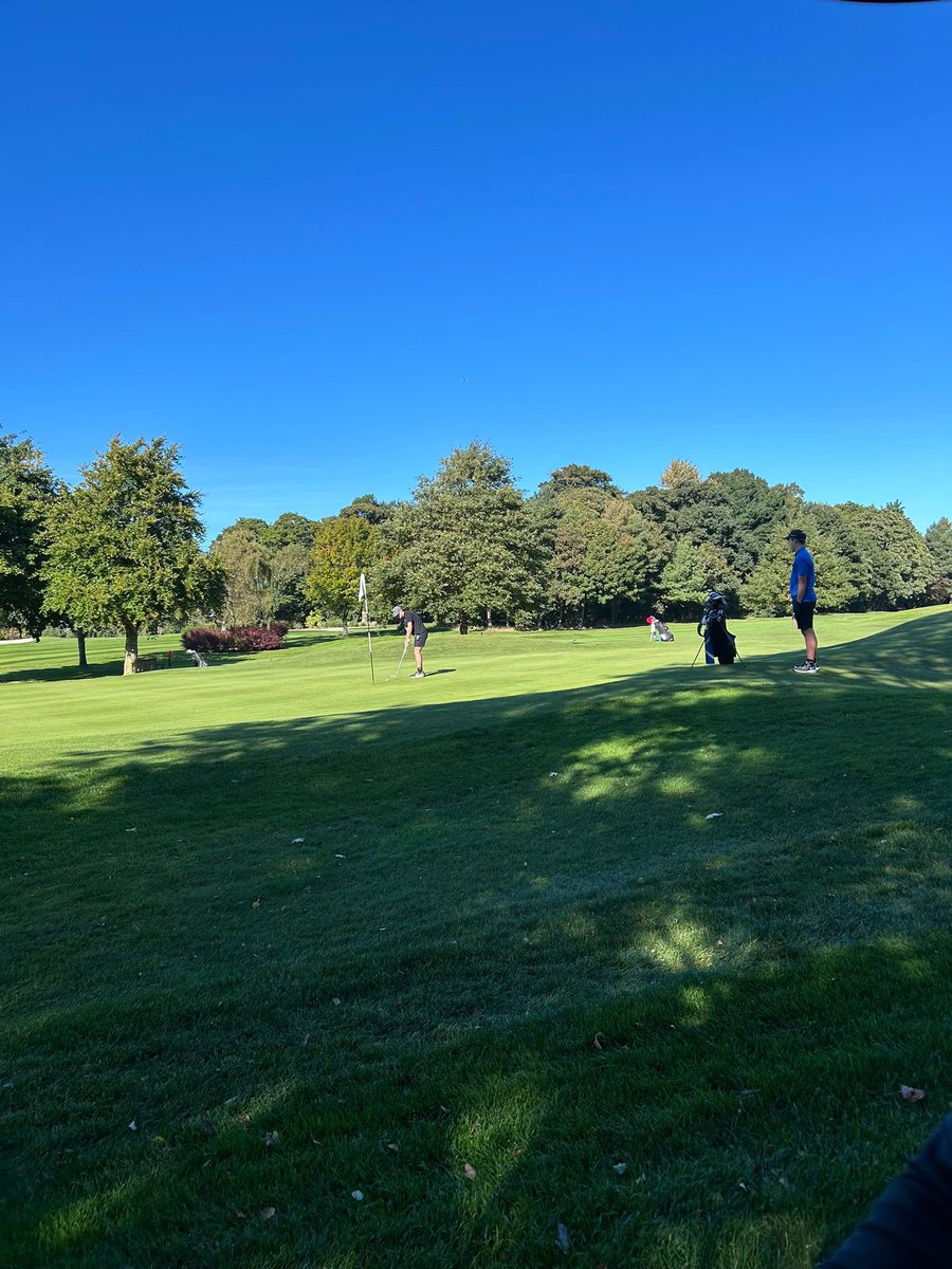 Well done to five of our Higher PE students who sat their golf performances today. First assessments completed for the 24/25 academic year ✅ Special thanks to Burgess Golf course for hosting. ⛳️