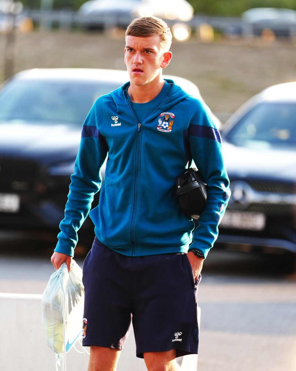 In the matchday squad for the first time. ✊

Congratulations to young defender Harvey Broad. 🩵