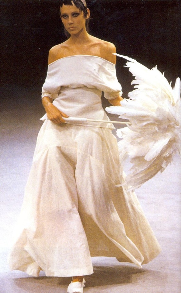 Yohji Yamamoto
AW 1998