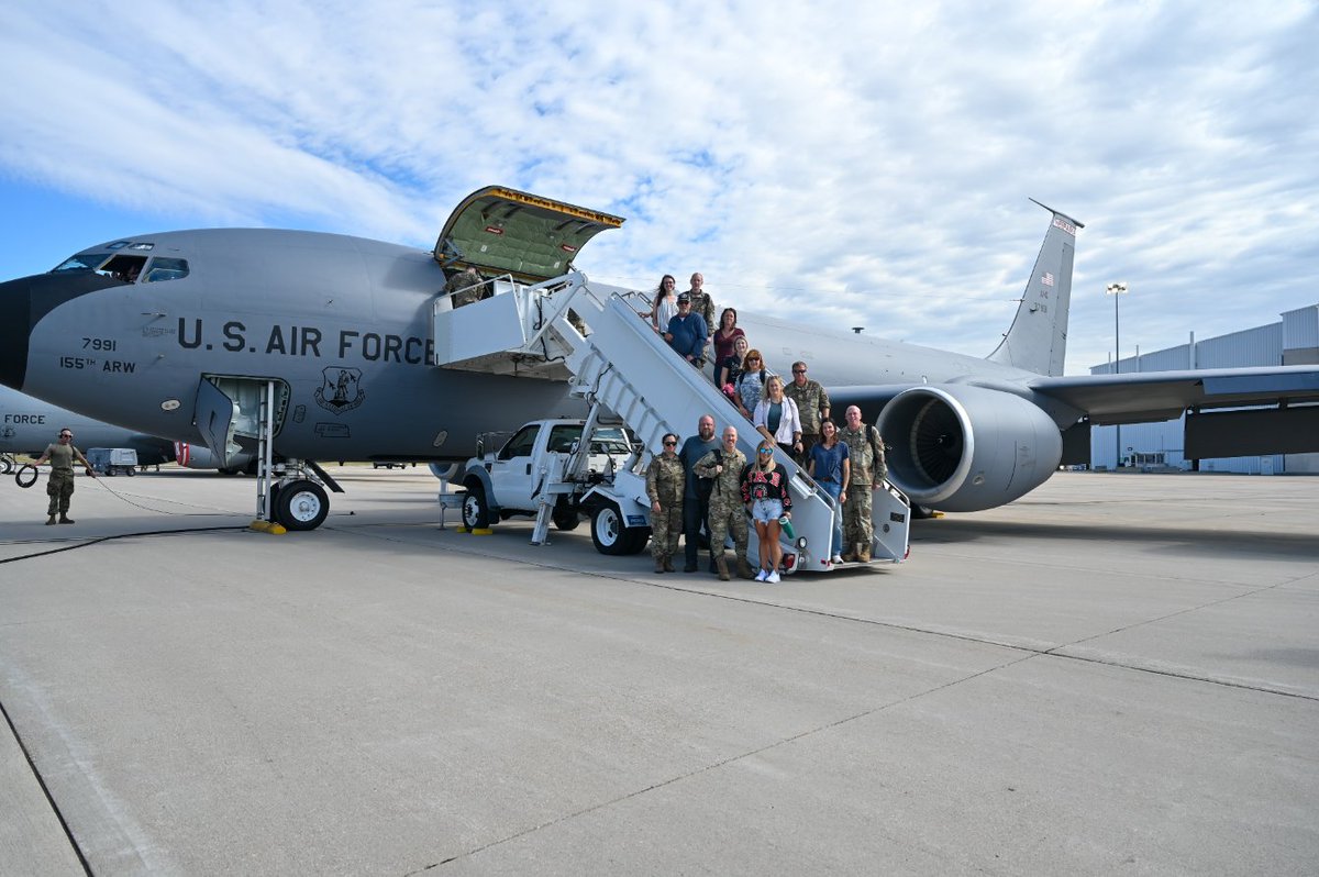 Thank you to all the military spouses who joined us today for our Military Spouse Flight and for the support you give to your loved ones and the mission!

#NEGuard #NationalGuard #MilitarySpouseStrong #SupportTheMission #HustlinHuskers