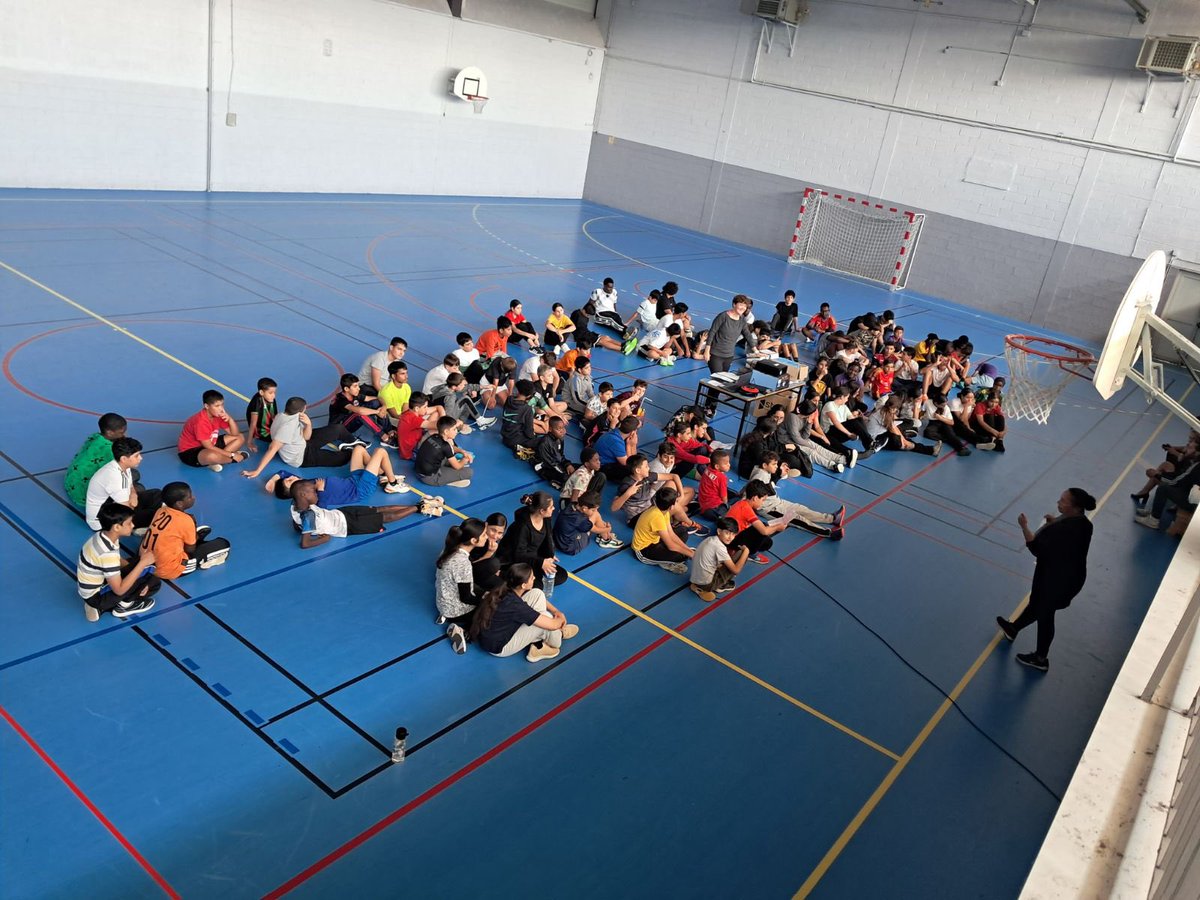 Assemblée générale de l’association sportive, un temps fort et un moment attendu par nos jeunes sportifs ! Le bilan moral est excellent 😉 et nos élèves sont prêts à relever les défis 💪! Merci à notre équipe EPS ! <a href="/Dsden57/">DSDEN de la Moselle</a> @GregoryPremon <a href="/unssncymtz/">UNSS_Nancy-Metz</a> <a href="/LaurentHoppe/">Laurent Hoppé</a>