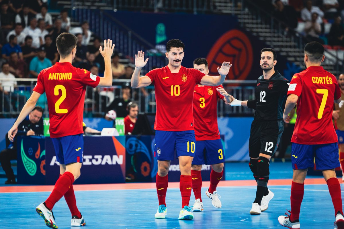 LaPelotaNoSeMancha tweet media