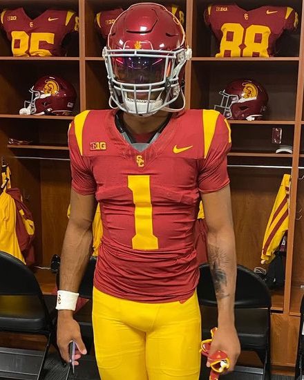 PFF_College's tweet image. Five Star WR Jerome Myles has committed to USC, per @Hayesfawcett3

Myles is the #5 WR in the 2025 class, per @On3sports