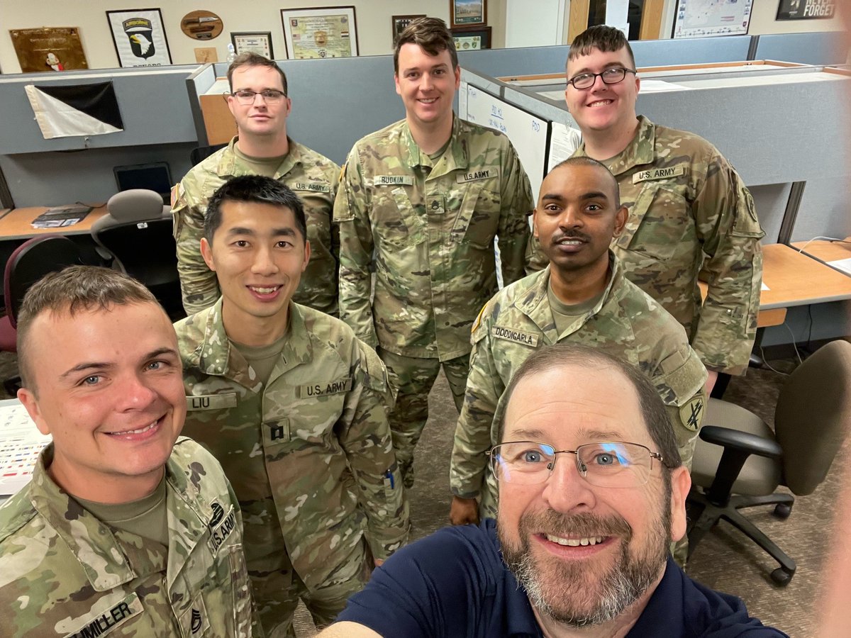 Missouri Army Reserve Ambassador Brett Cox joined the 318th PSYOP Co. at Jefferson Barracks, MO on Sept. 8. He met with some outstanding Soldiers to discuss outstanding opportunities the <a href="/USArmyReserve/">U.S. Army Reserve</a> offers, such as the #MinutemanScholarship program. #armyreserveambassadors