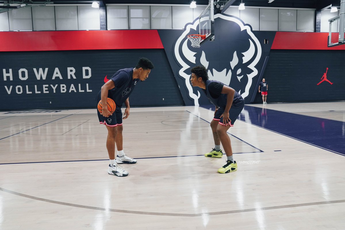 HUMensBB's tweet photo. Compete. Every day. https://t.co/7bGHUfuNlI