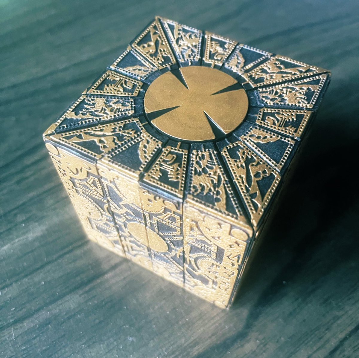 zentreya's tweet image. Found this thing at a local antique shop.
Looked fuckin cool. 
They gave it to me for like a buck too.
Fuckin steal.