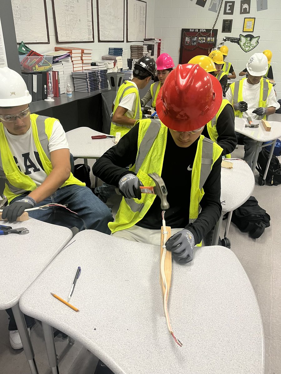 high_scorpion's tweet image. Electrical Technology I-following the  national electrical codes (Article 334.30) supporting and securing romex with cable straps. 
#ScorpionStrong🔨🔨💥💥💥🖐️🥽⛑️👷‍♀️👷