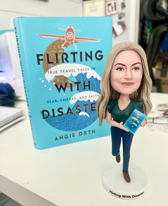 BobbleHeads12's tweet image. Congratulations to @angieaway on her book tour!

Check out the bobblehead we created that has been keeping her company on the road!

Order your own custom bobblehead now!  zurl.co/DwV8 

#custombobblehead #customgifts #booktour