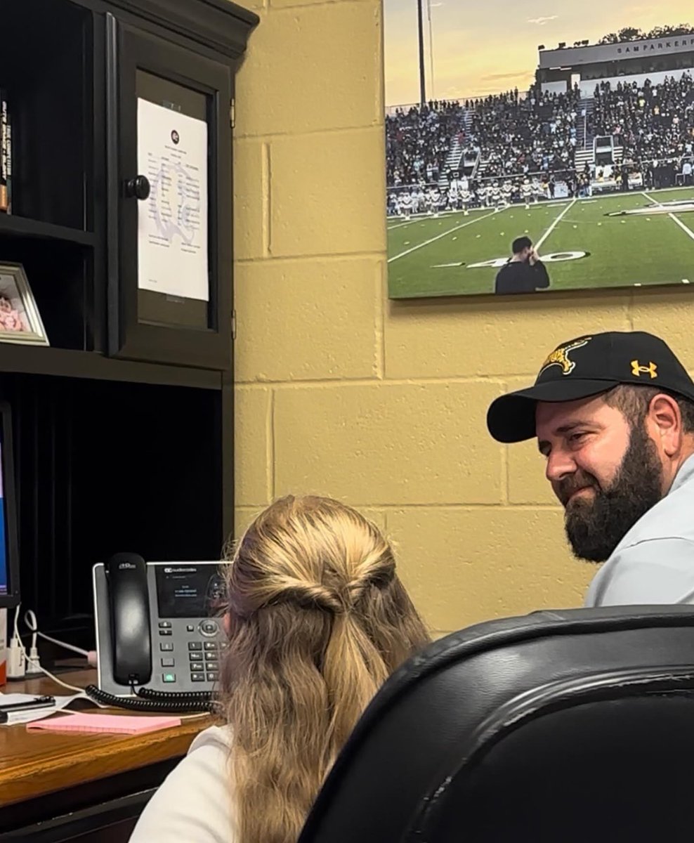 Coach_Cluley's tweet image. Was so cool watching and listening to Kate get interviewed by the @TODAYshow about her passion for football and her goal of becoming a #TXHSFB Head Coach! Love you kiddo!