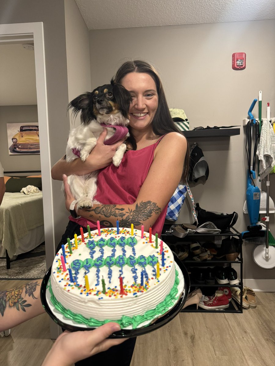 at0msandler's tweet photo. Now that I have concluded the post-birthday crisis, pls enjoy my cakes https://t.co/zDVLaS1ABu