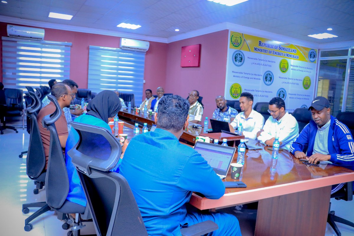 SLMoEM's tweet photo. In the afternoon, a meeting was held at the Ministry of Energy and Minerals of the Republic of Somaliland on the afternoon of 18/09/2024 to discuss the issues that have been discussed in the Somaliland economic conference in 2023. https://t.co/wpRaJeVrVH