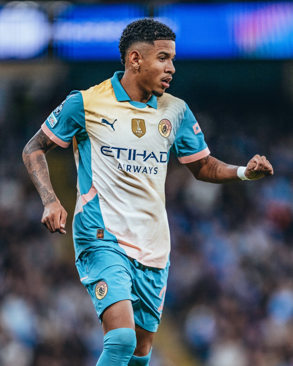 Looking good in the new shirt, Savinho! 👌🇧🇷