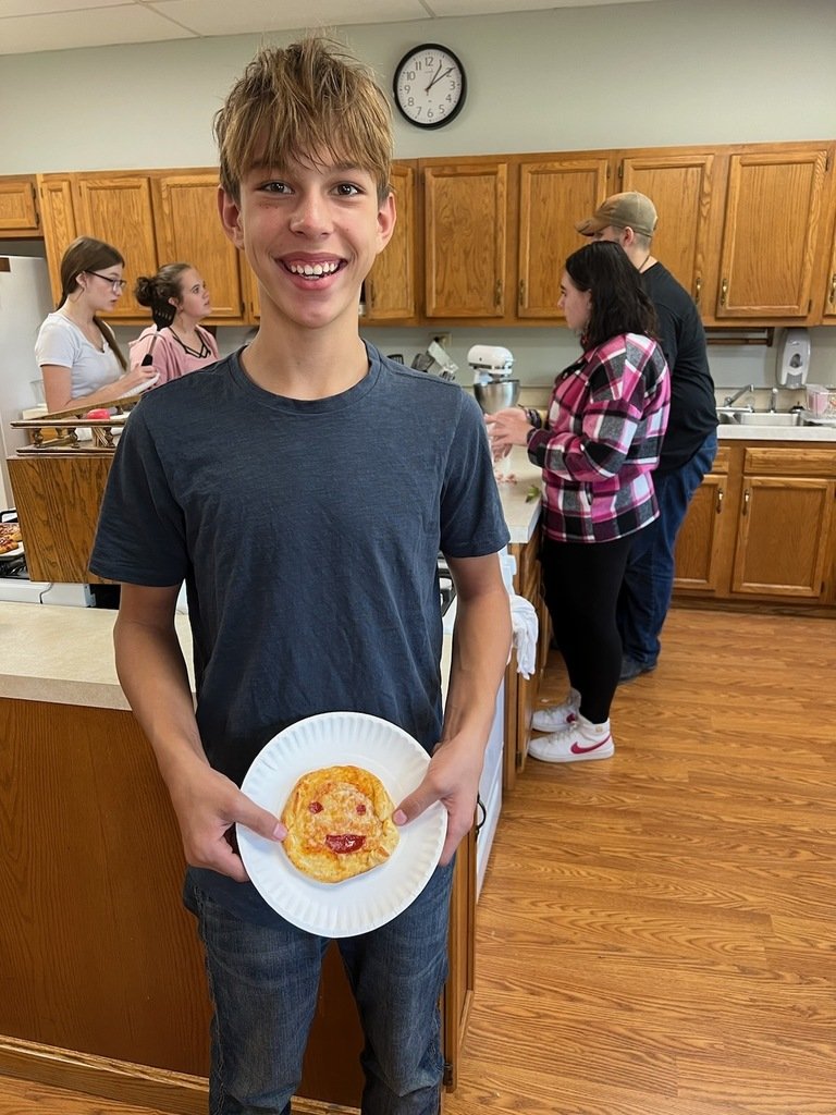 Check out Ruger's biscuit creation—"personal"ity pan pizza! 🍕