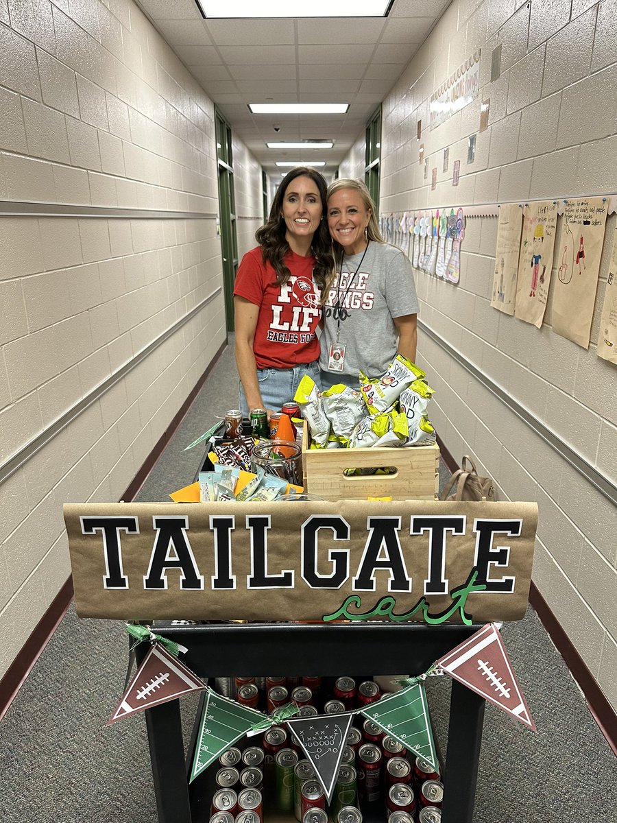 We love ESE PTO ❤️🦅 SO THANKFUL FOR EVERYTHING YOU DO FOR OUR CAMPUS!!! Sweet treats from sweet PTO Moms ❤️🤍 #ESESOAR #makingmemories