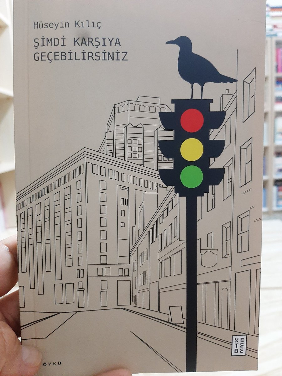 Bazı kitaplara geç kalıyoruz ister istemez. Bu kitap geç kaldığıma üzüldüğüm ender kitaplardan oldu. Bazı öyküleri şaşkınlıkla okudum. Kurgu ve üslup harikası metinler var. 
Daha nice kitaplarını okumak duasıyla...
<a href="/hikayeparcasi/">Hüseyin Kılıç</a>
