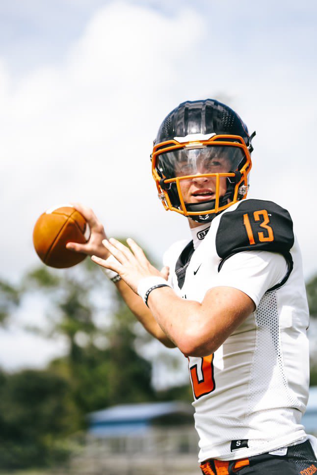 Week 1-4 Highlights! 

Over 1000 yds 12 TDs 

hudl.com/v/2Q8LNL