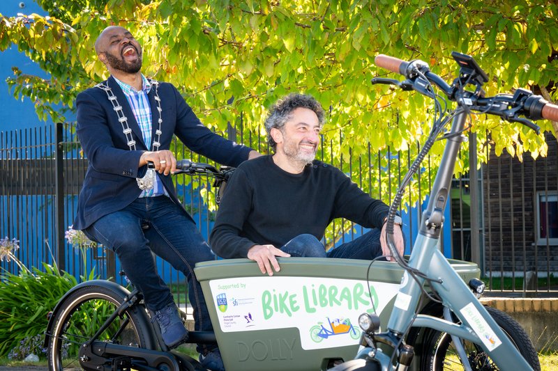 StephenMcGinn2's tweet image. Was great to see the launch of the Ongar Communuty Bike Library yesterday with our partners in @ucddublin and @BleeperActive 

The Bike Library is a bridge towards meaningful modal shift and really excited to see how it develops in Fingal #ActiveTravel #BikeLibrary