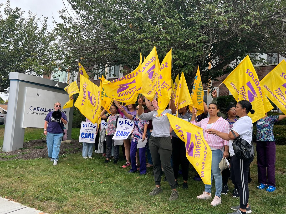SEIU1199_NE's tweet image. 📢BREAKING: Frontline caregivers at #CarvalhoGrove in #FallRiver and #CountryGardens in #Swansea hit the picket lines today to call on Alpha Healthcare to settle a #fairunioncontract. Workers have been bargaining for 3 months and need a living wage &amp;amp; an end to short staffing.
