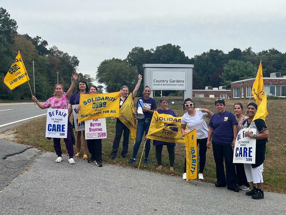 SEIU1199_NE's tweet image. 📢BREAKING: Frontline caregivers at #CarvalhoGrove in #FallRiver and #CountryGardens in #Swansea hit the picket lines today to call on Alpha Healthcare to settle a #fairunioncontract. Workers have been bargaining for 3 months and need a living wage &amp;amp; an end to short staffing.