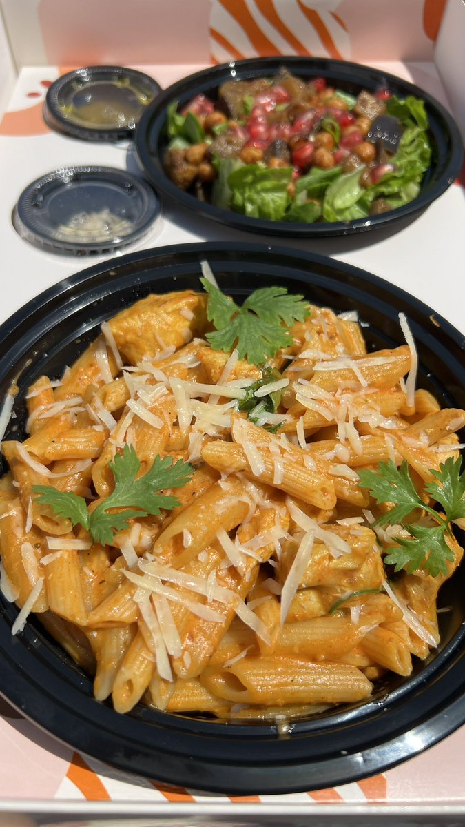 KsaMellow's tweet image. الله لا يحير مسلم ❤️ 
منيو اسبوع واحد في ميلو بدون حيرة وانتظار 
يوصلك يومياً لمكانك 🍱🚛

#وين_وصلت_طيارتنا #عروض_اليوم_الوطني_94 #ميلو #اقتراحات_مطاعم #مطاعم #شركات #موظفين